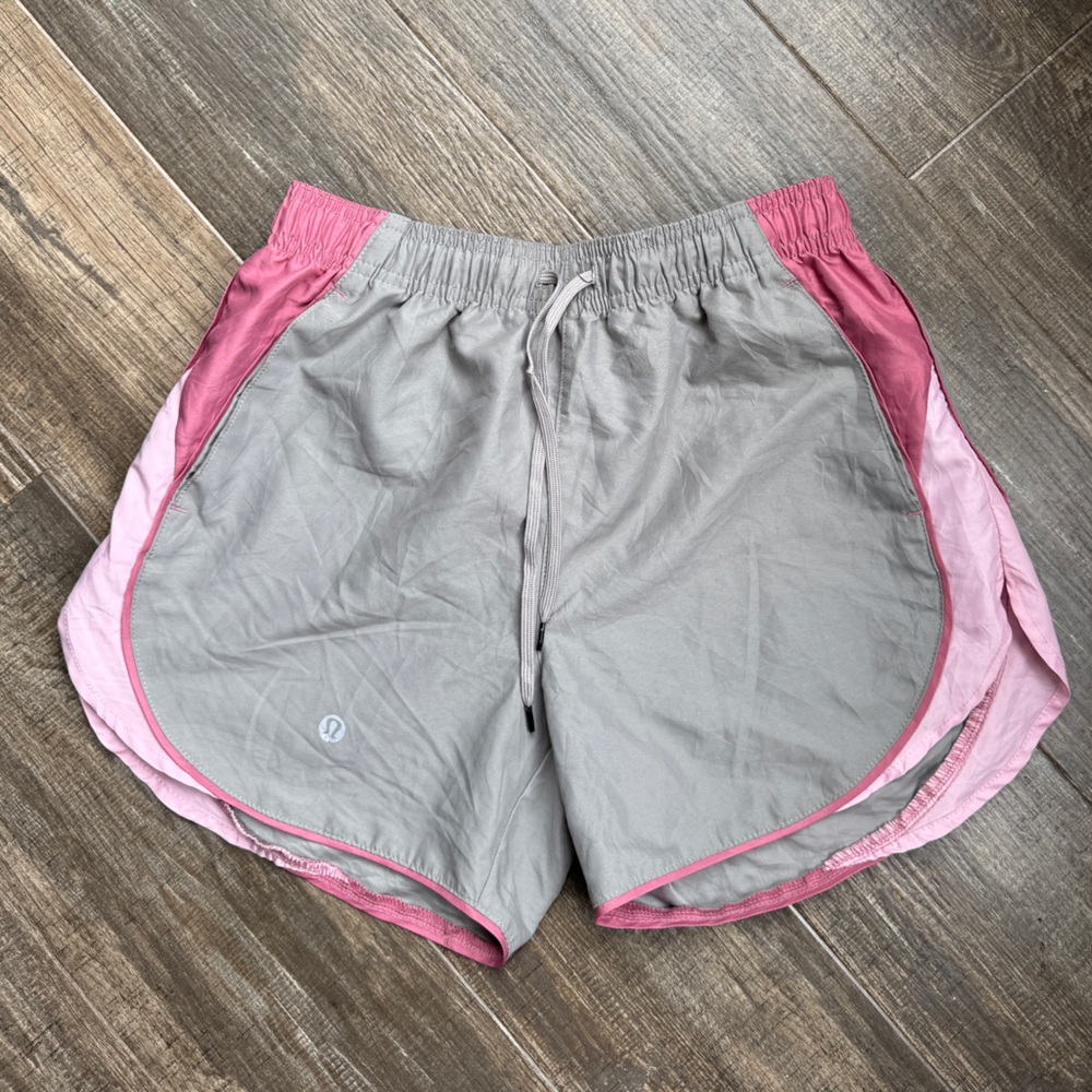 Lululemon pink light gray shorts 4